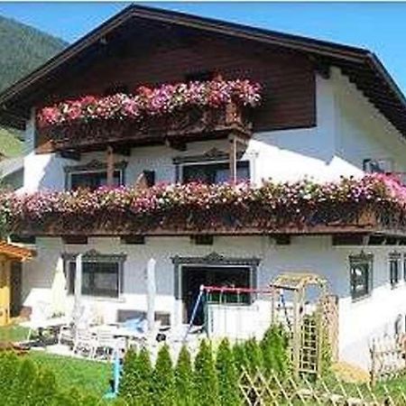Pension Kristall Нойштифт-им-Штубайталь Экстерьер фото